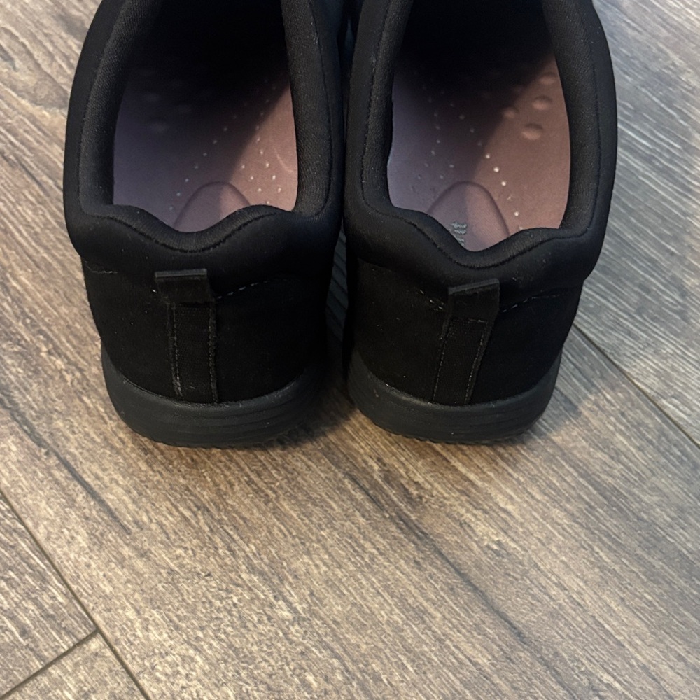 Easy Spirit Black Slip-On Shoes with zipper front - Picture 5 of 5